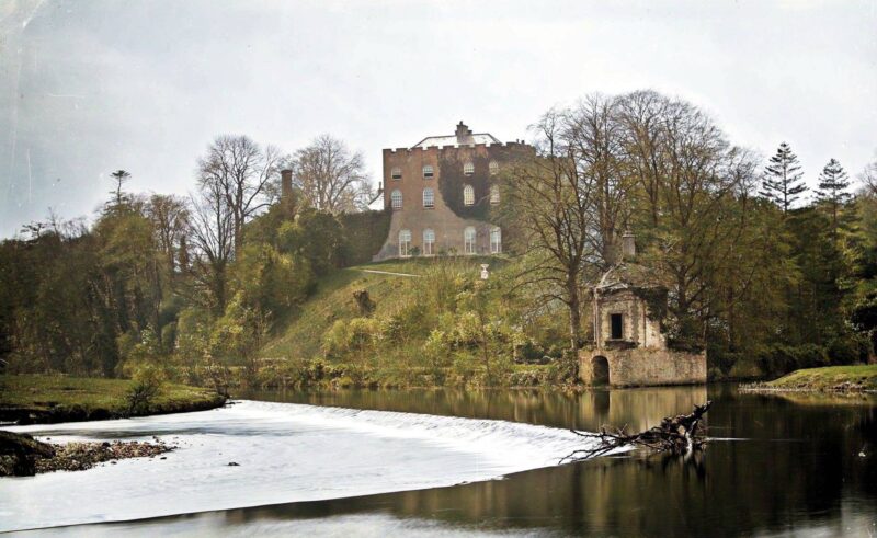 Leixlip Castle Kildare Ireland IrishHistory Com   Kildare Leixlip Leixlip Castle2 Web 800x491 